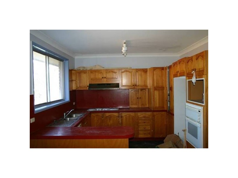 Pinaroo Crescent, Bradbury NSW 2560