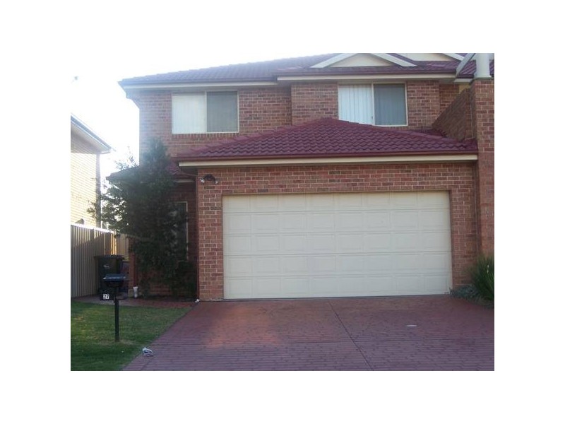 Fullerton Cct, St Helens Park NSW 2560