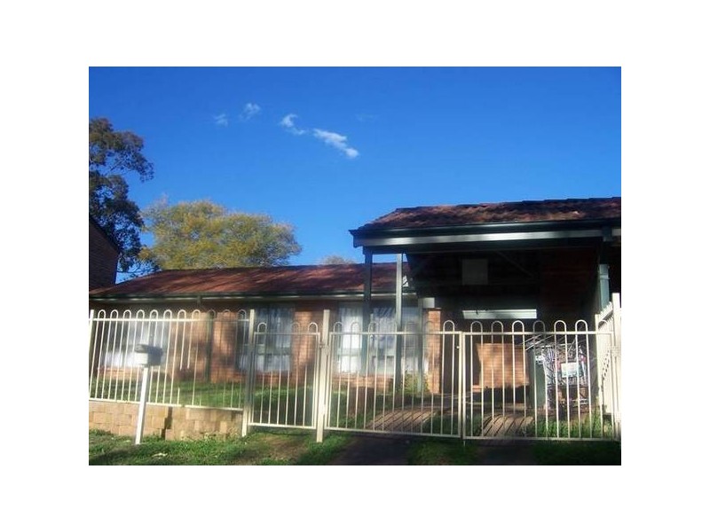 Green Ln, Bradbury NSW 2560