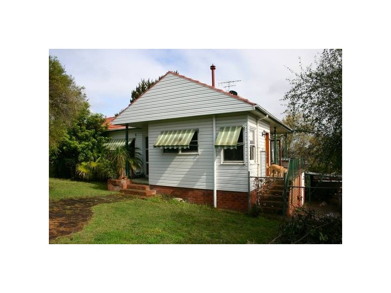 7 Rosalind St, Campbelltown NSW 2560