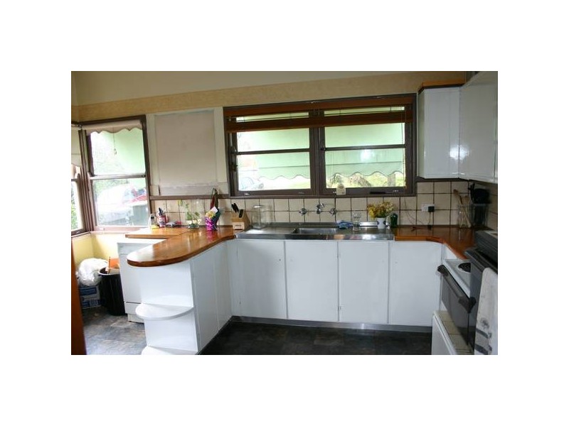 7 Rosalind St, Campbelltown NSW 2560