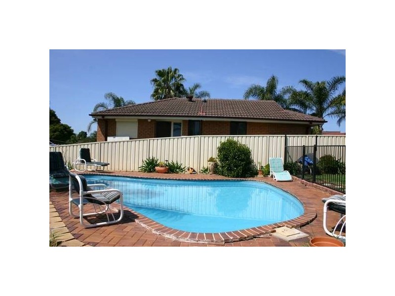 15 Whitworth Place, Raby NSW 2566