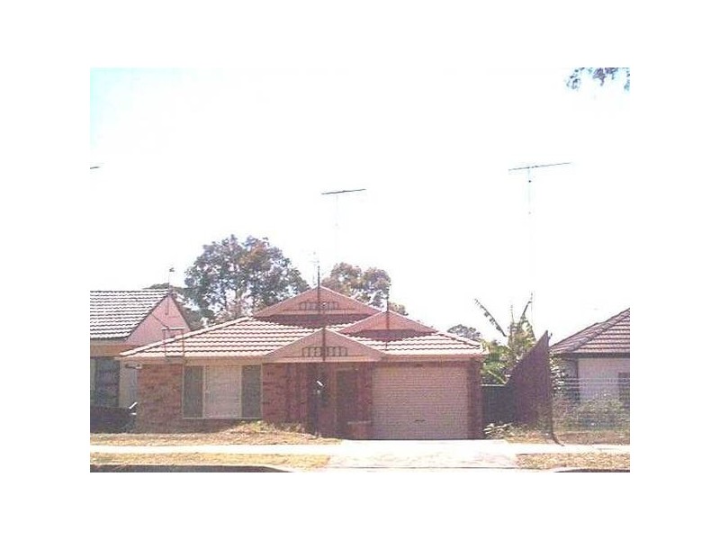 15A Hoddle Ave, Campbelltown NSW 2560
