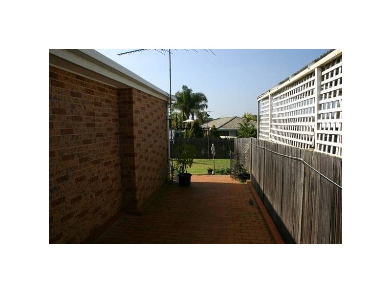 1/227 Copperfield Drive, Rosemeadow NSW 2560