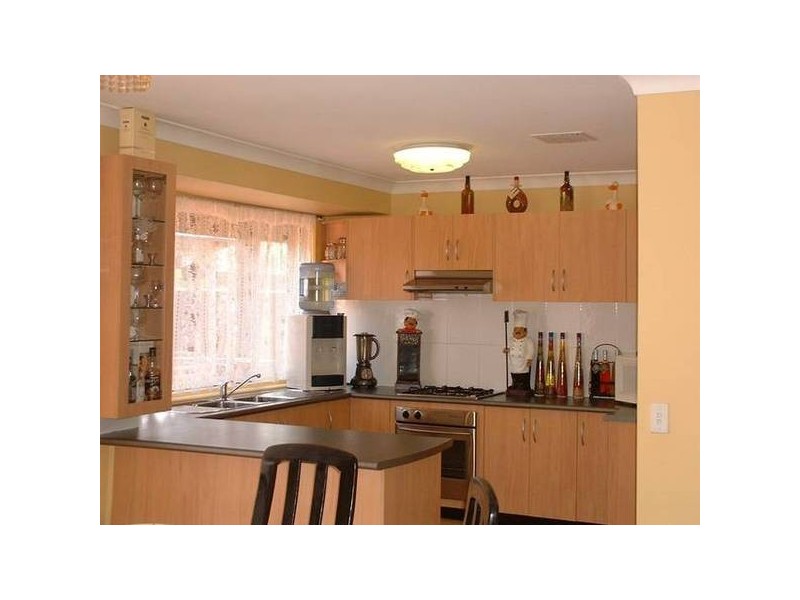 1 Fortinbras Close, Rosemeadow NSW 2560
