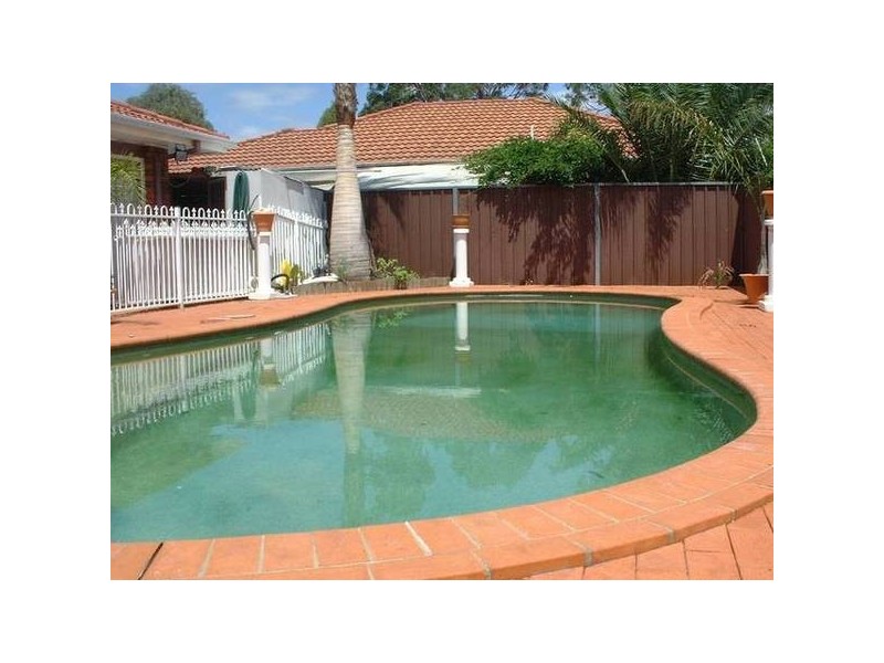 1 Fortinbras Close, Rosemeadow NSW 2560