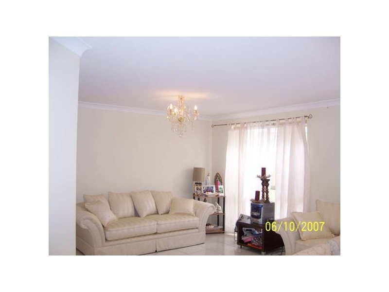 3 Gonzalo St, Rosemeadow NSW 2560