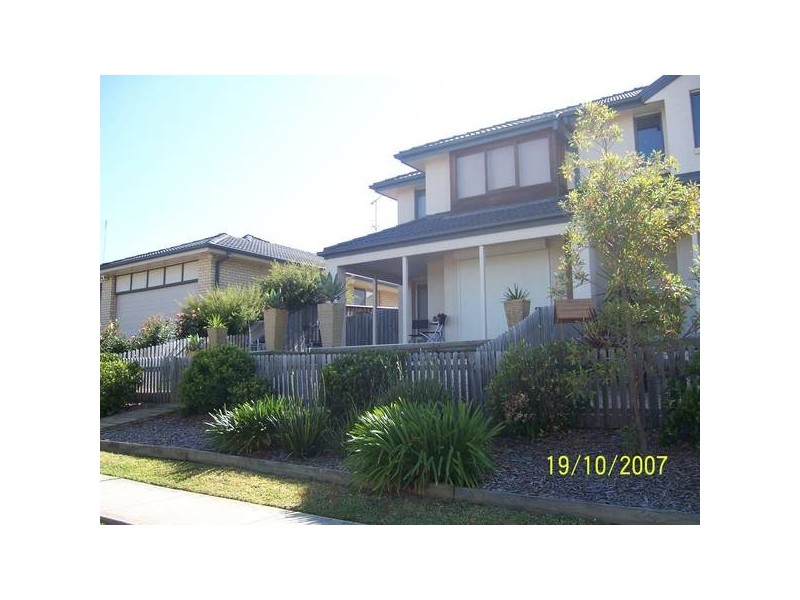 1/96-98 Glenfield Dr, Currans Hill NSW 2567