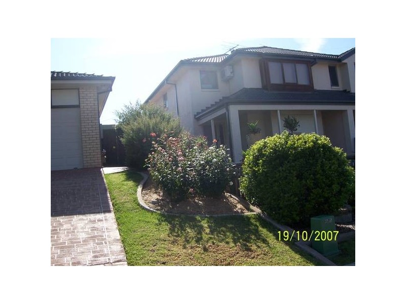 1/96-98 Glenfield Dr, Currans Hill NSW 2567