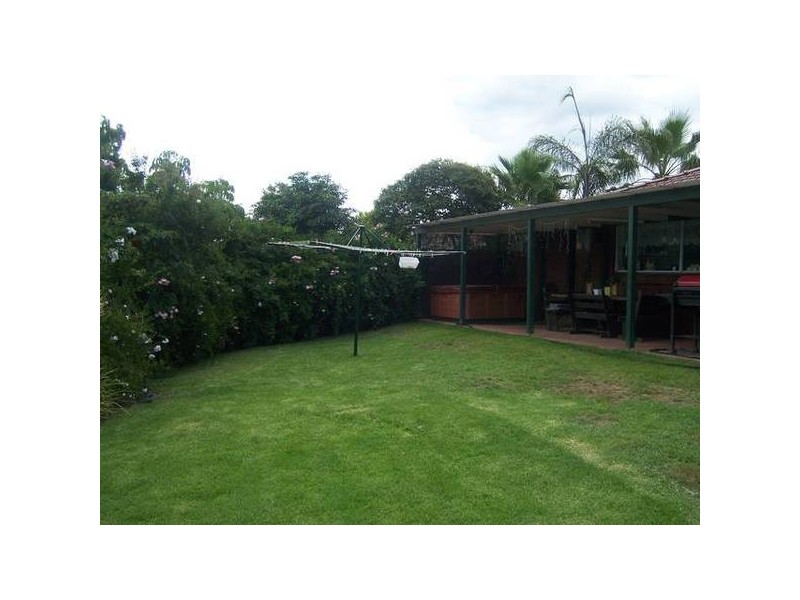 4 Clark Place, Minto NSW 2566
