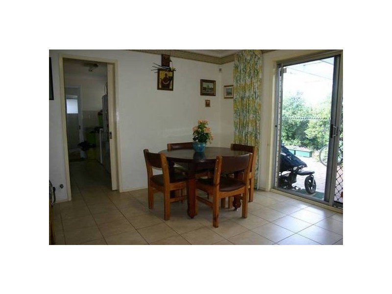 24 Atheltree Crescent, Bradbury NSW 2560