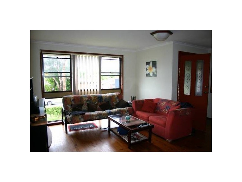 8 Desdemona Street, Rosemeadow NSW 2560