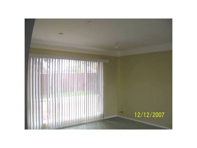 4 Amazon Pl, Kearns NSW 2558