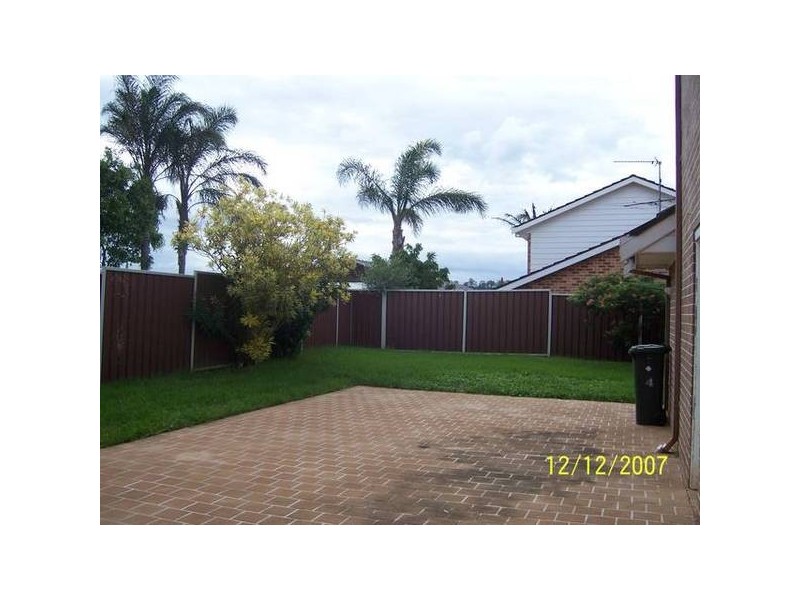 4 Amazon Pl, Kearns NSW 2558