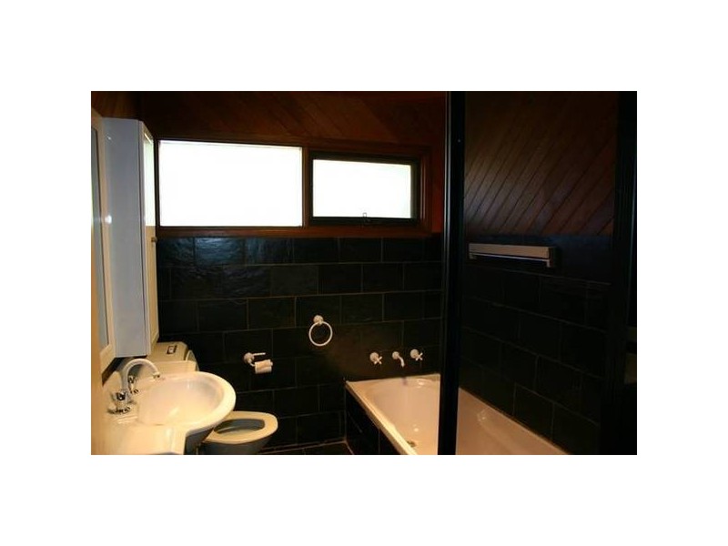 2 Weemala Cres, Bradbury NSW 2560