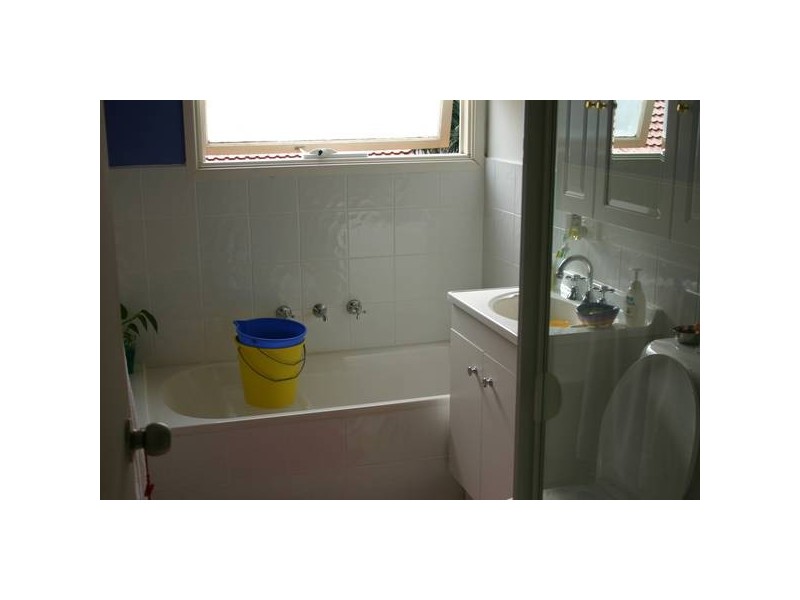 11 Airdsley Ln, Bradbury NSW 2560