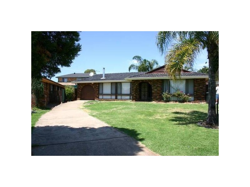 15 Reisling Street, Eschol Park NSW 2558