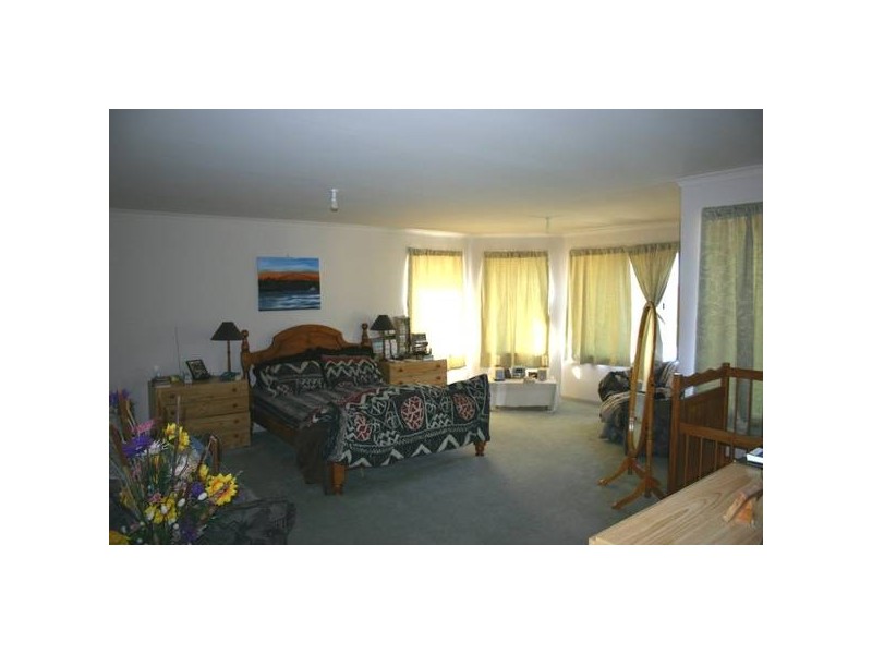 61 Englorie Park Dr, Glen Alpine NSW 2560