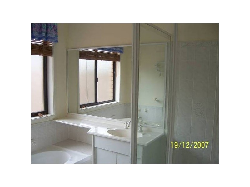 15 Gypsum Pl, Eagle Vale NSW 2558