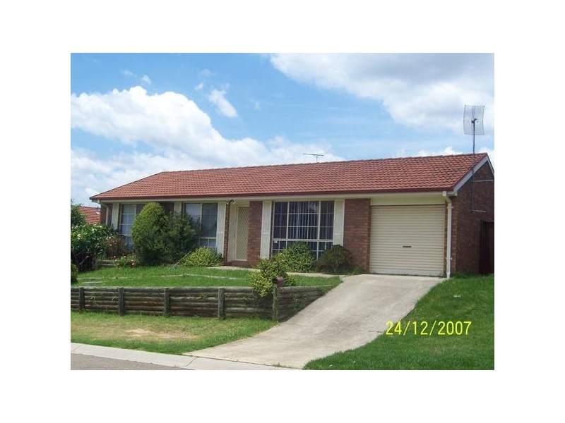38 Claypole St, Ambarvale NSW 2560