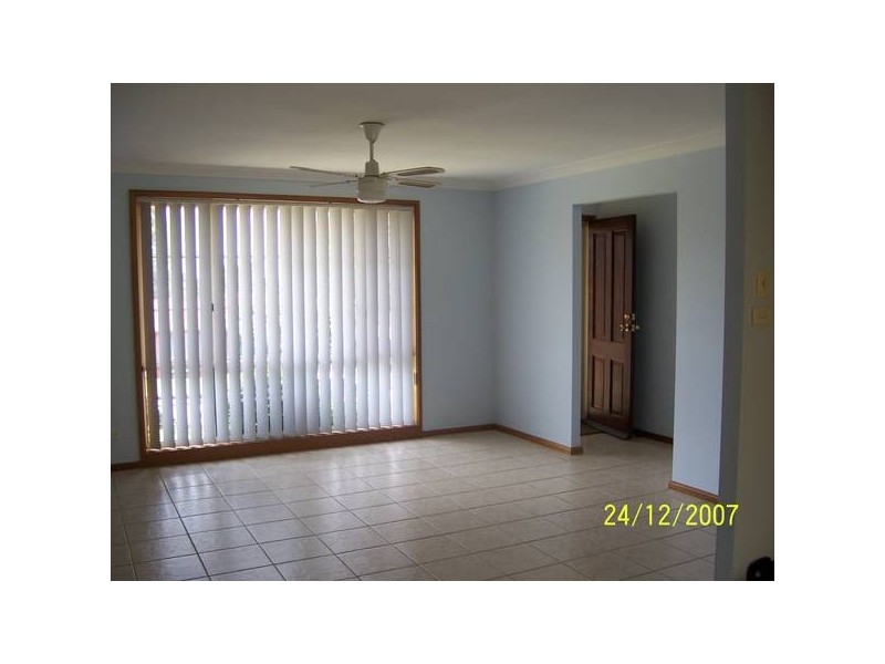 38 Claypole St, Ambarvale NSW 2560