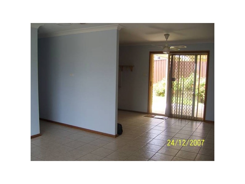 38 Claypole St, Ambarvale NSW 2560