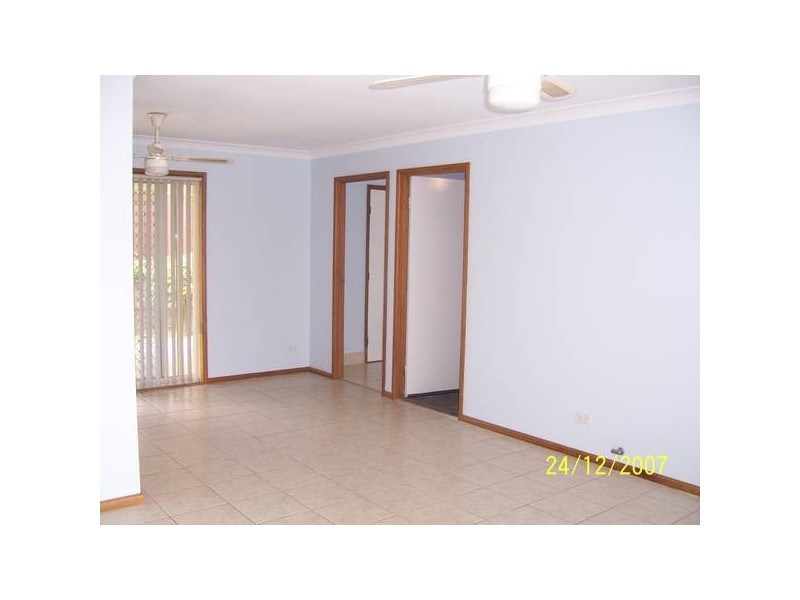 38 Claypole St, Ambarvale NSW 2560