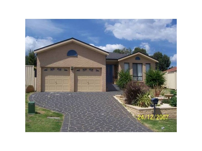 17 McLaughlin Cct, Bradbury NSW 2560