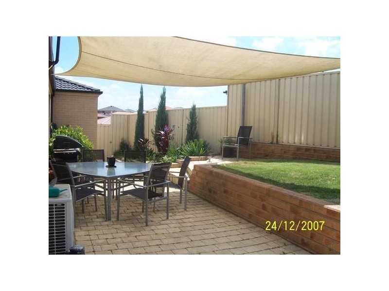 17 McLaughlin Cct, Bradbury NSW 2560