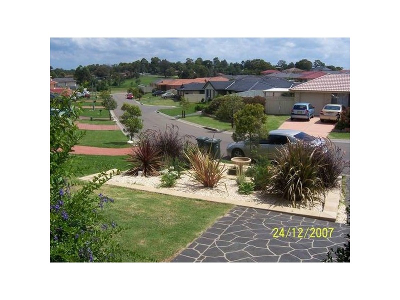 17 McLaughlin Cct, Bradbury NSW 2560
