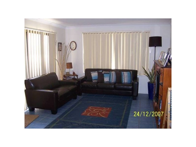 17 McLaughlin Cct, Bradbury NSW 2560