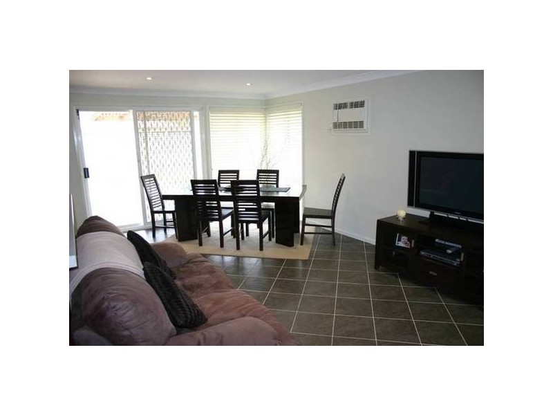 9 Fortinbras Close, Rosemeadow NSW 2560