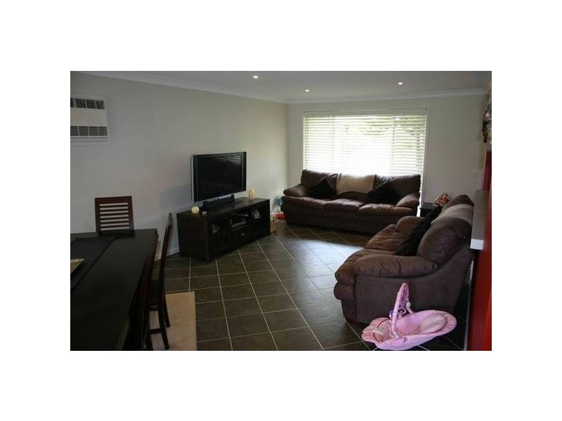 9 Fortinbras Close, Rosemeadow NSW 2560