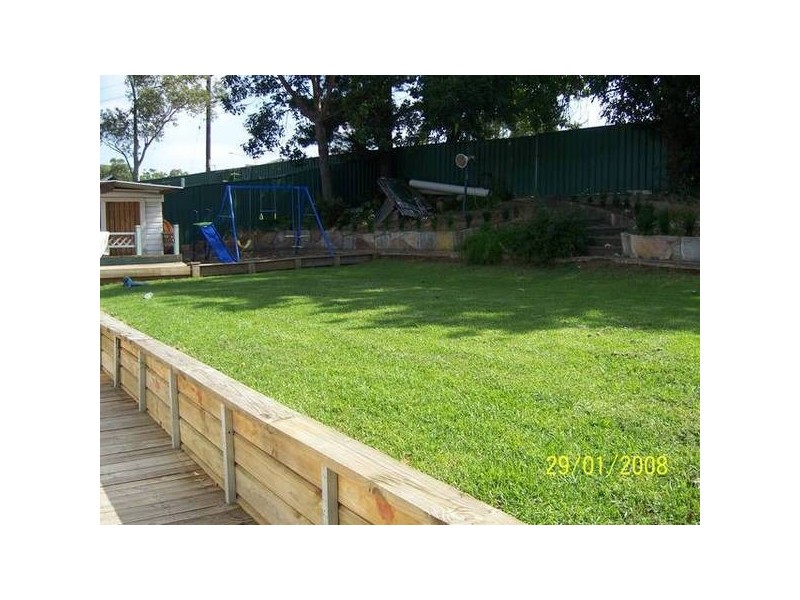 6 Alliott St, Bradbury NSW 2560