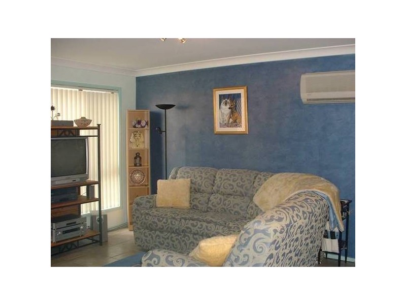 2/10-12 Fairweather Pl, Eagle Vale NSW 2558