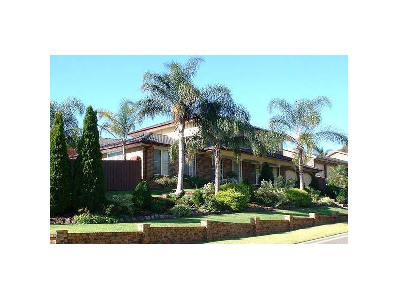 1 Somercotes Close, Glen Alpine NSW 2560