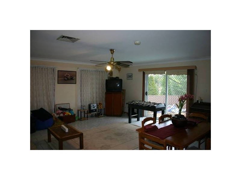 1 Somercotes Close, Glen Alpine NSW 2560