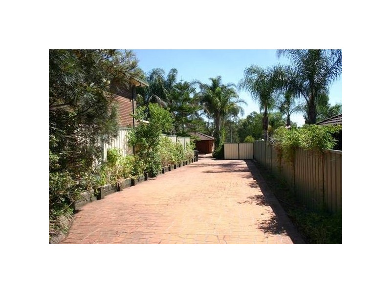 5 Peridot Close, Eagle Vale NSW 2558