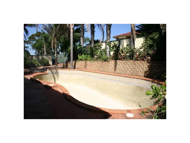 5 Peridot Close, Eagle Vale NSW 2558