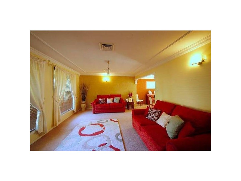 3 Lyndhurst Place, Glen Alpine NSW 2560