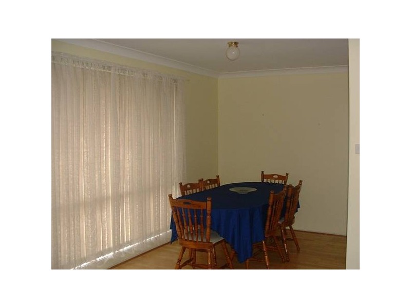 3 Cusack Cl, St Helens Park NSW 2560