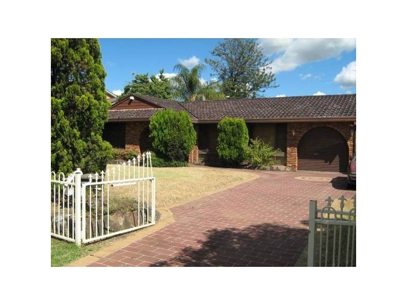 15 Aberfeldy Crescent, St Andrews NSW 2566