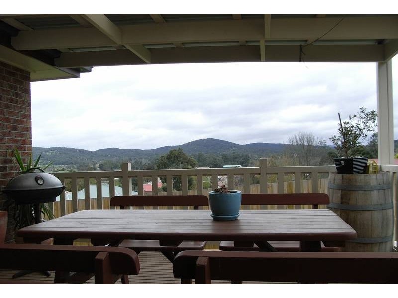 2/99 Maroondah Hwy, Healesville VIC 3777