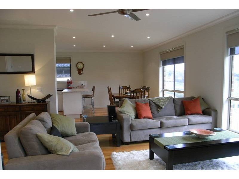 2/99 Maroondah Hwy, Healesville VIC 3777