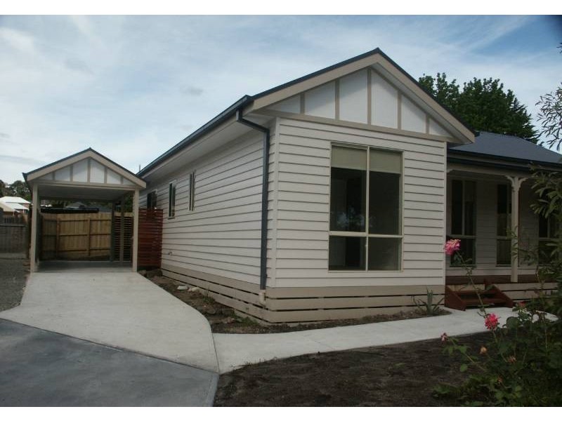 1/8 Smith Street, Healesville VIC 3777