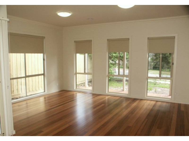 1/8 Smith Street, Healesville VIC 3777