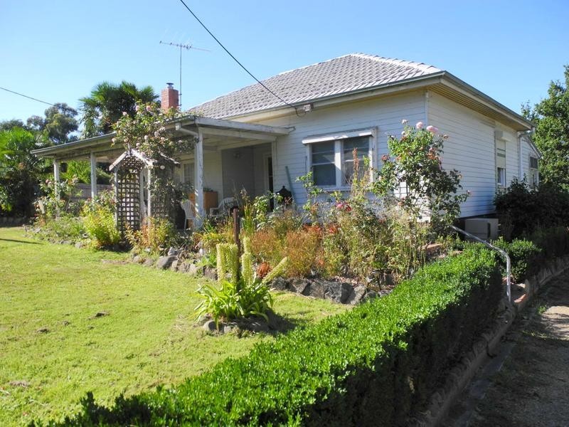 4 Old Fernshaw Road, Healesville VIC 3777