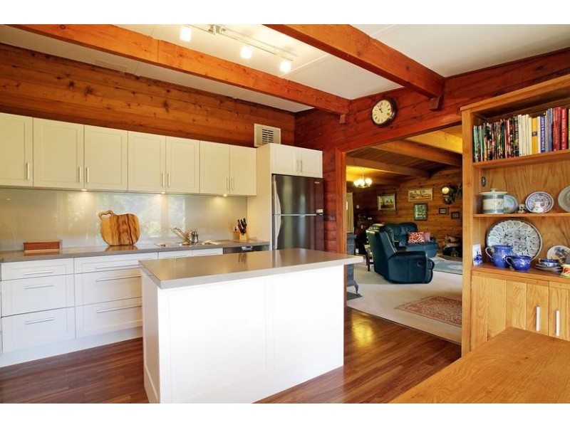 2 Maroondah Parade, Healesville VIC 3777
