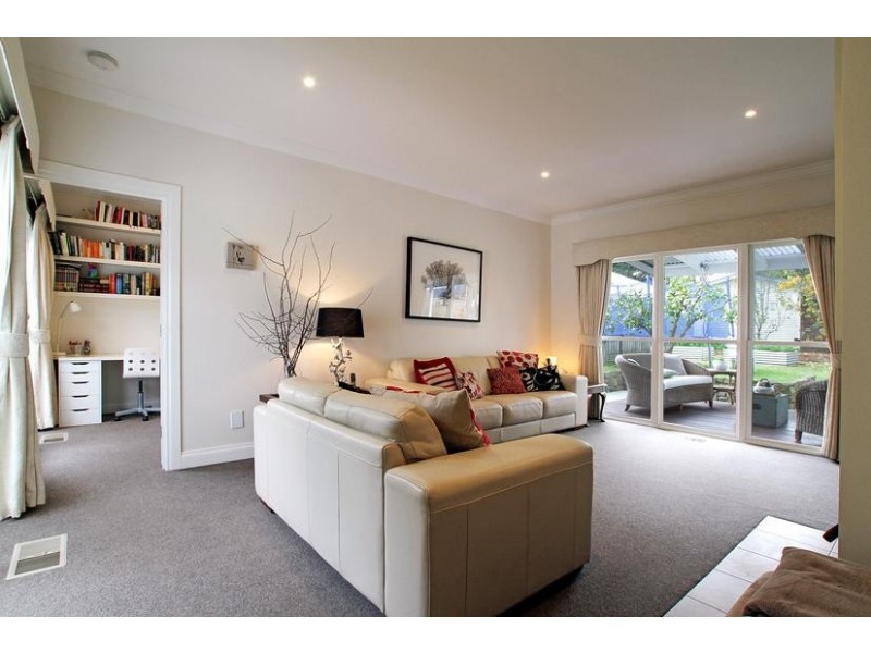 2 St Leonards Road, Healesville VIC 3777