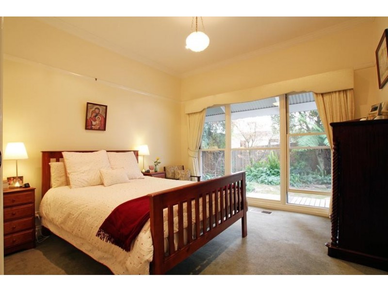 2 St Leonards Road, Healesville VIC 3777